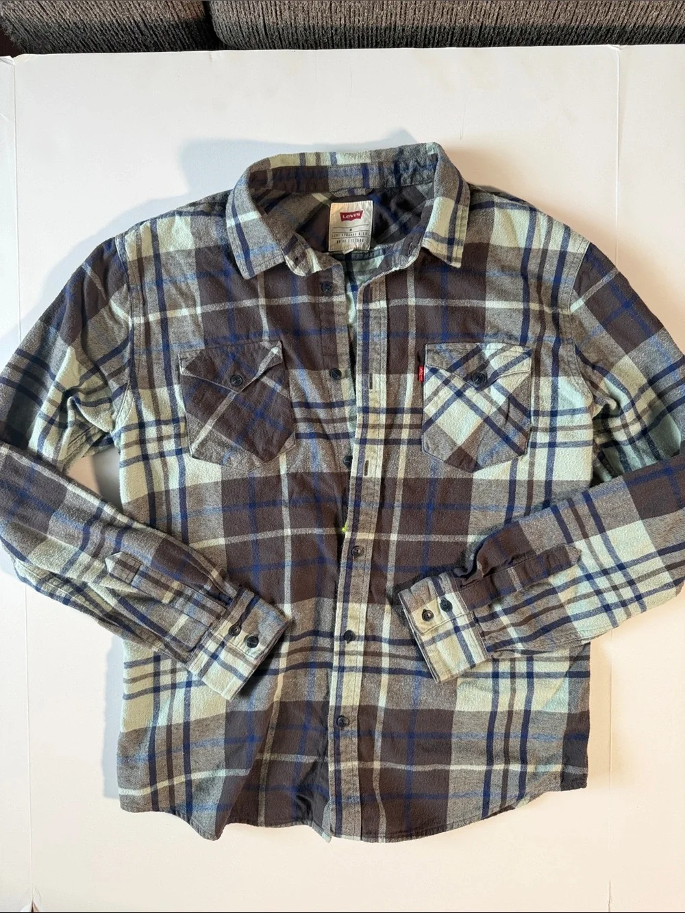 Levi's Men's Brown, seafoam green & Blue Plaid Button-Up Shirt Sz medium fall